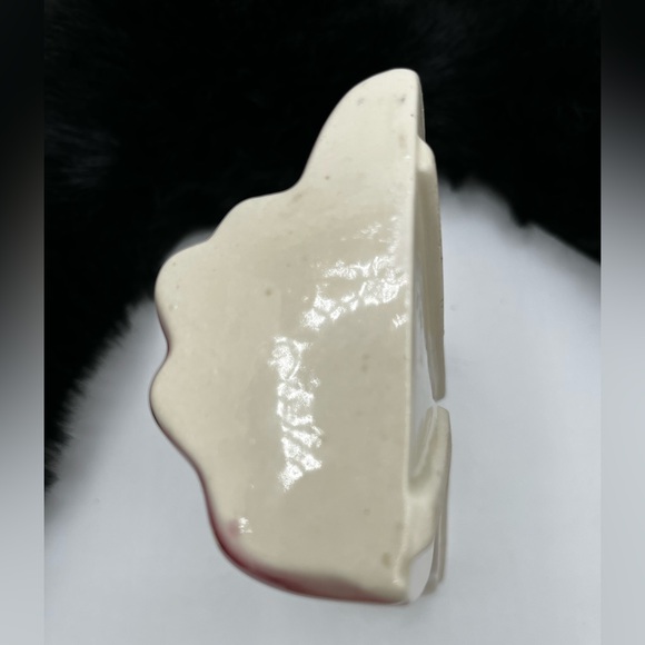 Vintage Glamour Girl Head Vase Wall Pocket / Flower Vase Burgundy ￼ - Picture 8 of 12